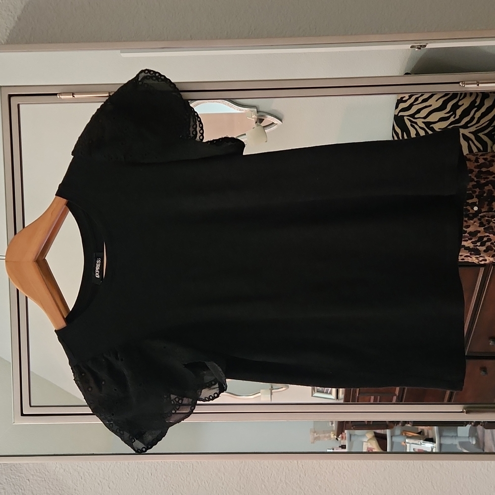 Black Express tee ruffle blouse xs